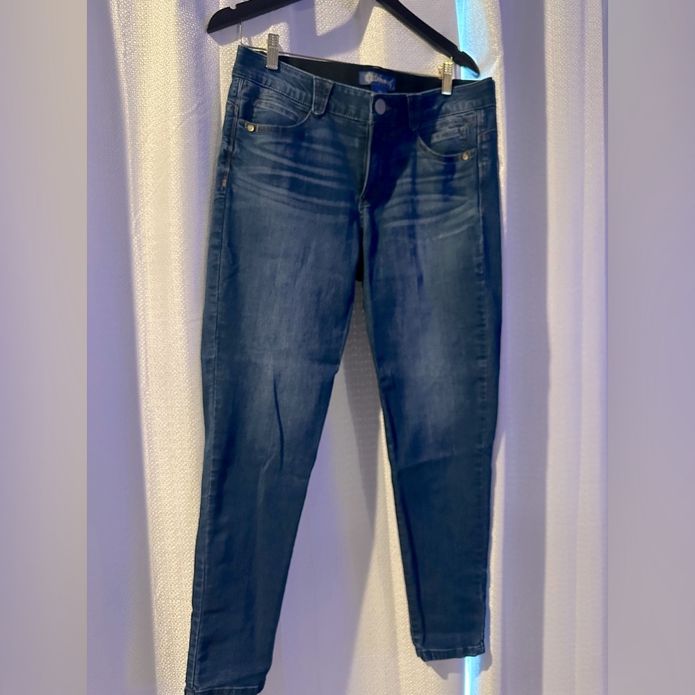 Women’s skinny jeans with stomach control waistband. Size 12